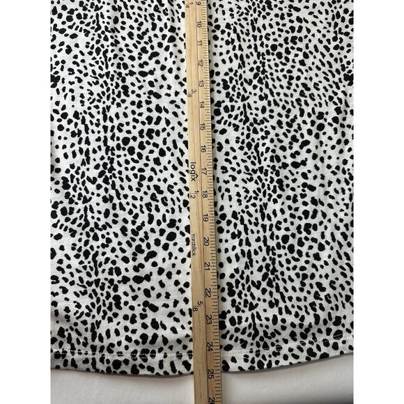 VINCE CAMUTO Scoop Neck Animal Print Short Sleeves Tee Medium Black & White - Picture 10 of 10